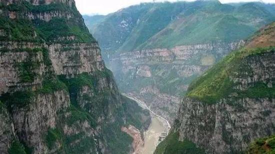 大渡河金口大峡谷位于四川省宜宾市珙县