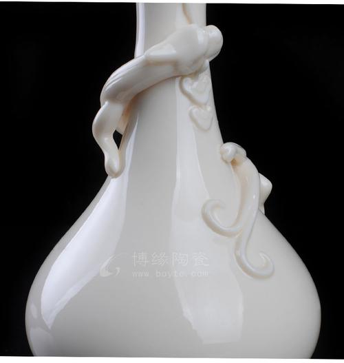 螭龙瓶中国工艺美术大师陈明良德化白瓷花瓶家居客厅办公室摆设招财