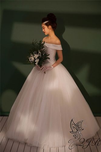 2021新款一字白纱新娘摄影写真婚纱韩式旅拍婚纱
