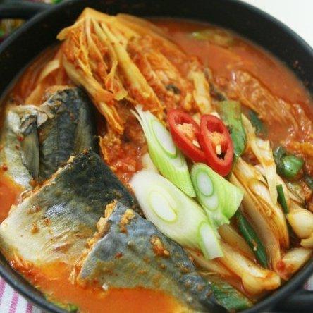 799425814745韩式泡菜炖鲅鱼的做法