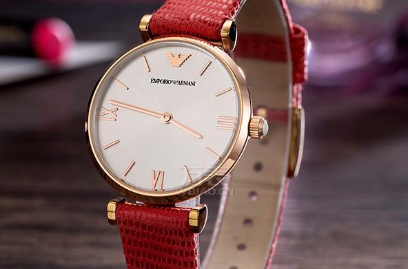 阿玛尼手表属于时尚休闲手表,采用的机芯多为石英表.