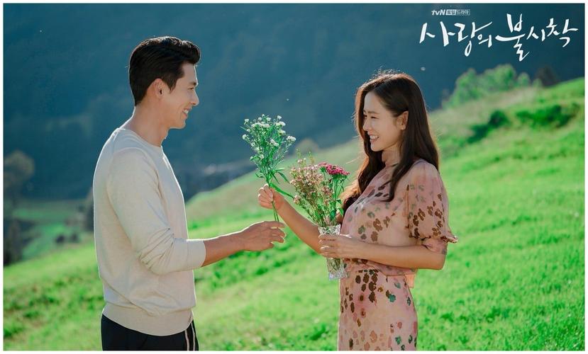 最近刚完结的韩剧《爱的迫降》简直是今年寒假的爆款,不仅各个演员