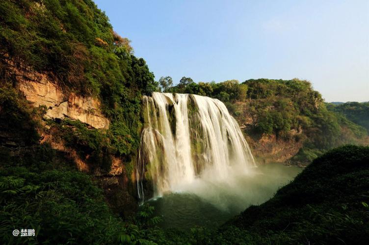 时至今日,这座高77.8米,宽101米的瀑布仍然是中国最有名的瀑布.