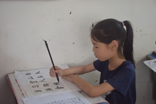 向芷琳,10岁,零基础学习软笔书法一个月.