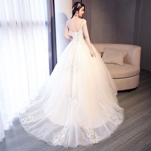 2020新款新娘拖尾婚纱礼服韩式甜美显瘦卡肩蕾丝立体花彩色演出服