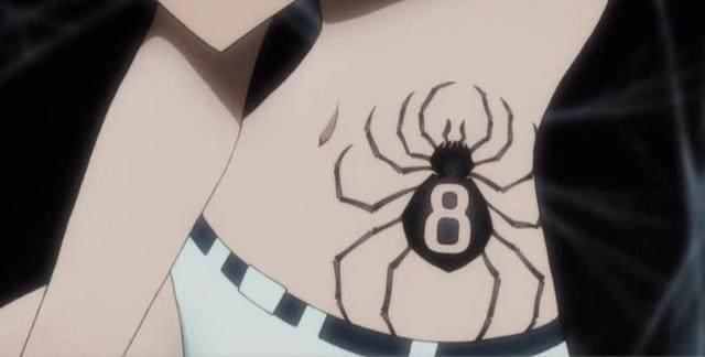 《全职猎人》在肚子的侧方纹着一只很细致,很大的蜘蛛,这是幻影旅团的
