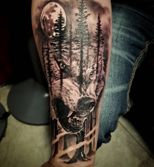 井先生小臂写实森林系狼纹身图案