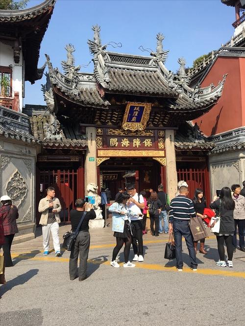 上海城隍庙大门口