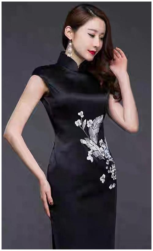 夏新款真丝旗袍连衣裙,黑色刺绣连肩袖礼服,像一朵高贵的黑玫瑰