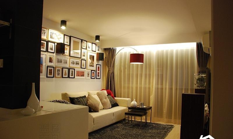 日式风格公寓温馨米色富裕型客厅照片墙沙发图片效果图