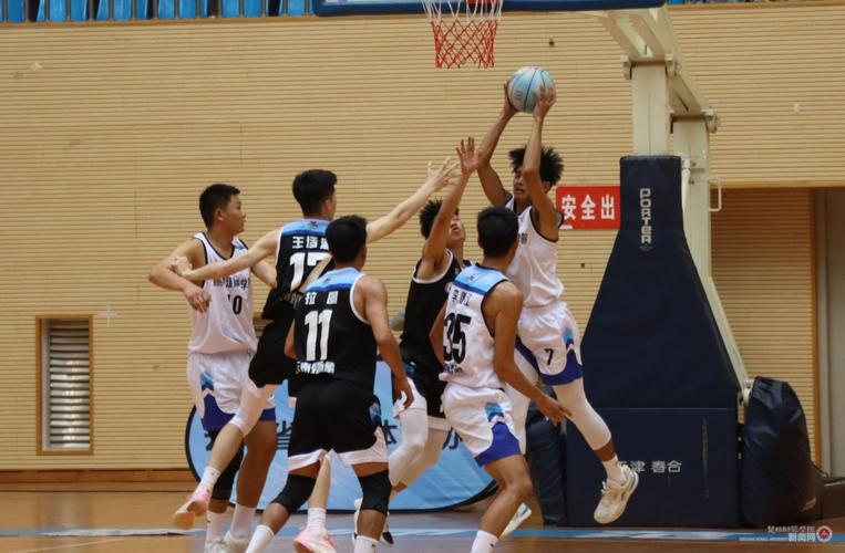 2023七彩云南校园三大球男子篮球超级联赛最后一场我校主场赛举行