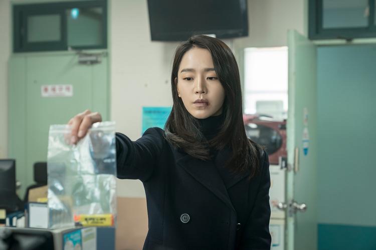 韩国电影《清白》:亲情超越真相,案外有案的烧脑剧情片