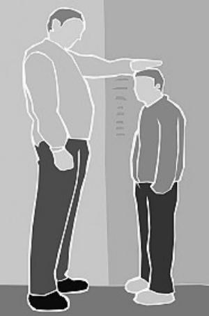 据新华社电 不少男生遗憾自己的个头不够高大,其实,矮个儿自有优势.
