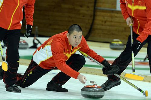 亚冬会丨中国冰壶男队晋级决赛将战日本队