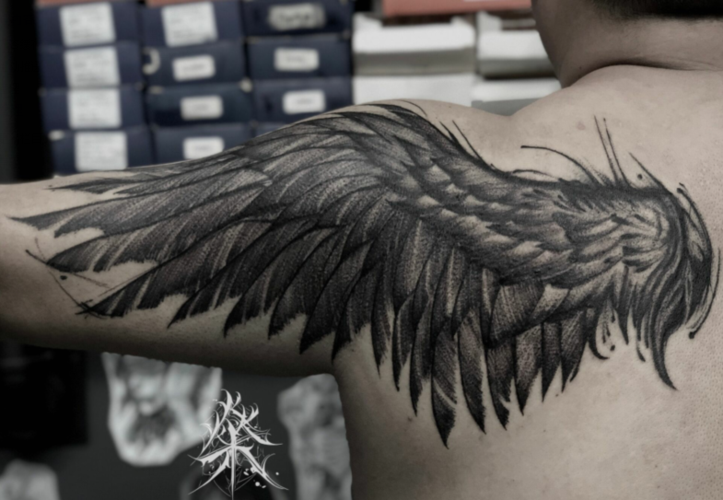 背部暗黑翅膀纹身男好看的翅膀纹身5