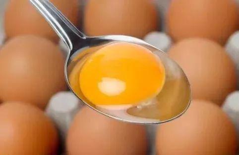 胆固醇高的人吃鸡蛋好还是鸭蛋好