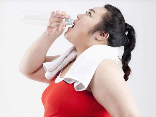 为什么多喝水反而胖了