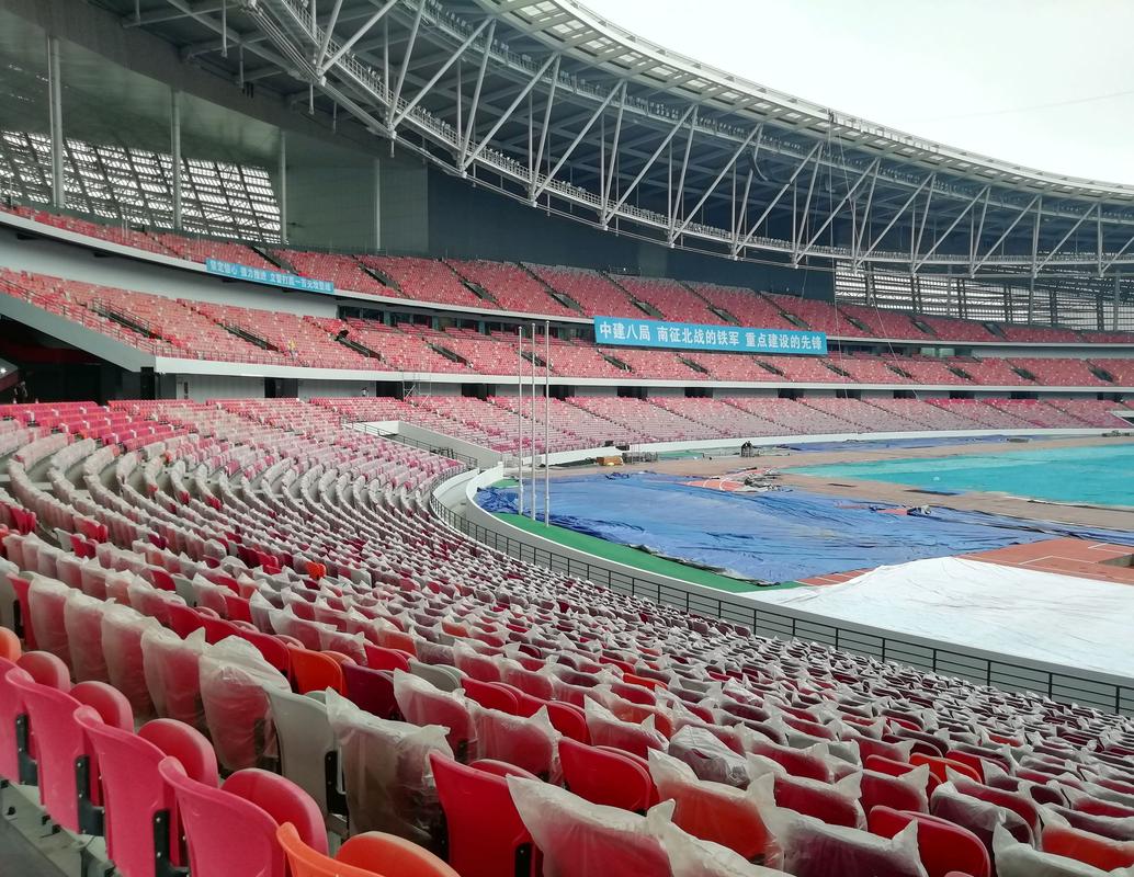 容纳观众超过六万名,也是河南省境内能够容纳观众数量最大的体育馆