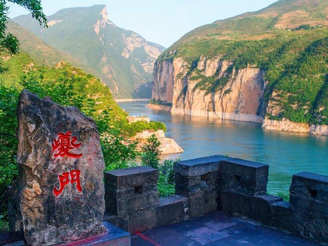 长江三峡指的是哪三峡在哪里