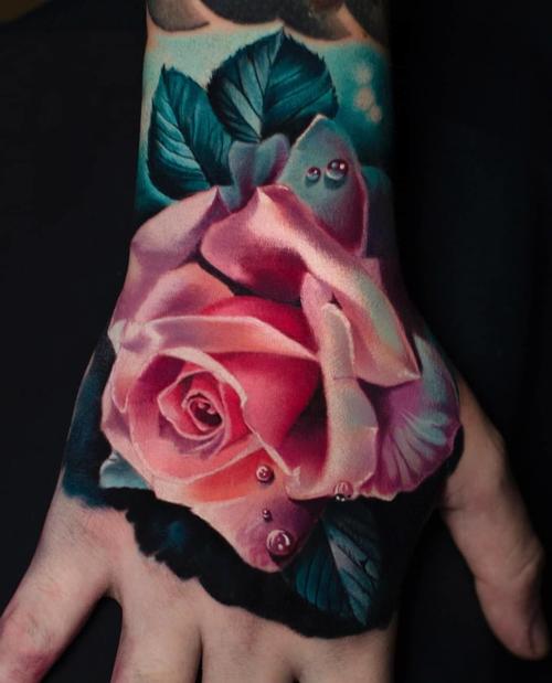 彩色纹身手背玫瑰花写实设计图案分享