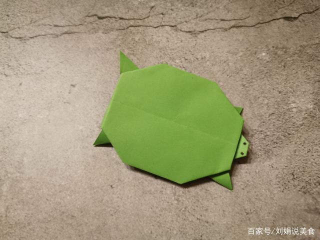 折纸:折一只慢悠悠的小乌龟,很简单的哦!一起来折吧