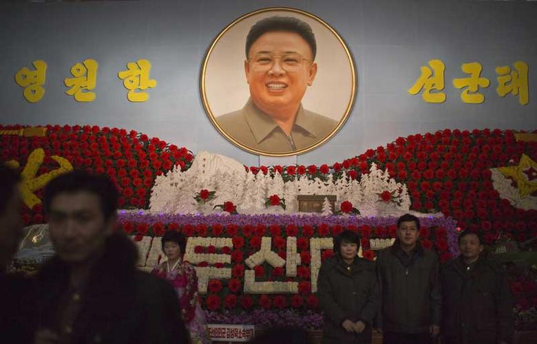 朝鲜纪念金正日诞辰72周年_ 视频中国