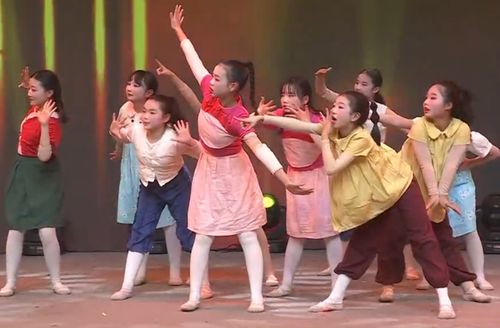 龙飞凤舞《姥姥说》儿童演出服表演服舞蹈服手工定制