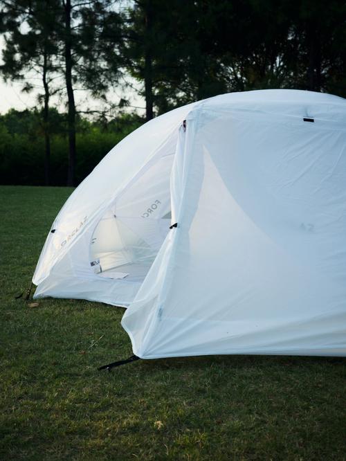 迪卡侬美丽的大白帐篷