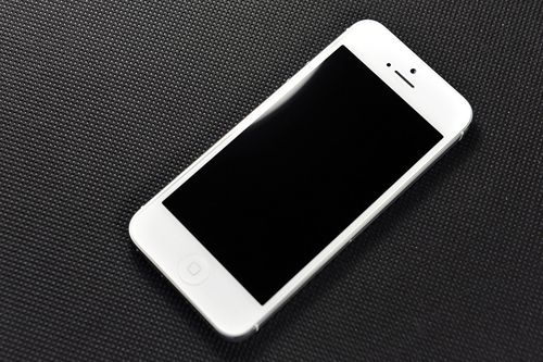 iphone5港版的能用移动4g卡吗?