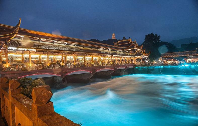 都江堰市做强旅游经济打造国际生态旅游名城