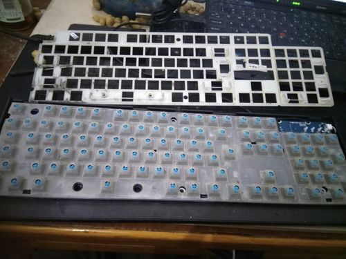 机械键盘短按正常,长按串键,怎么维修