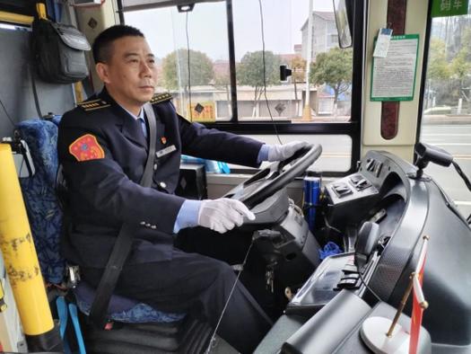 湖南两人获评全国最美公交司机