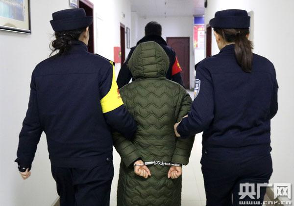 女子强闯火车站安检 被行政拘留五日