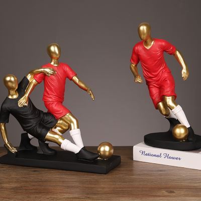 创意足球运动员摆件现代简约轻奢创意轻奢玄关办公室桌面装饰品