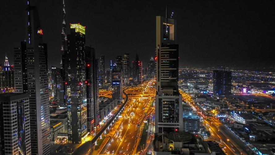 迪拜城市建筑夜景图片